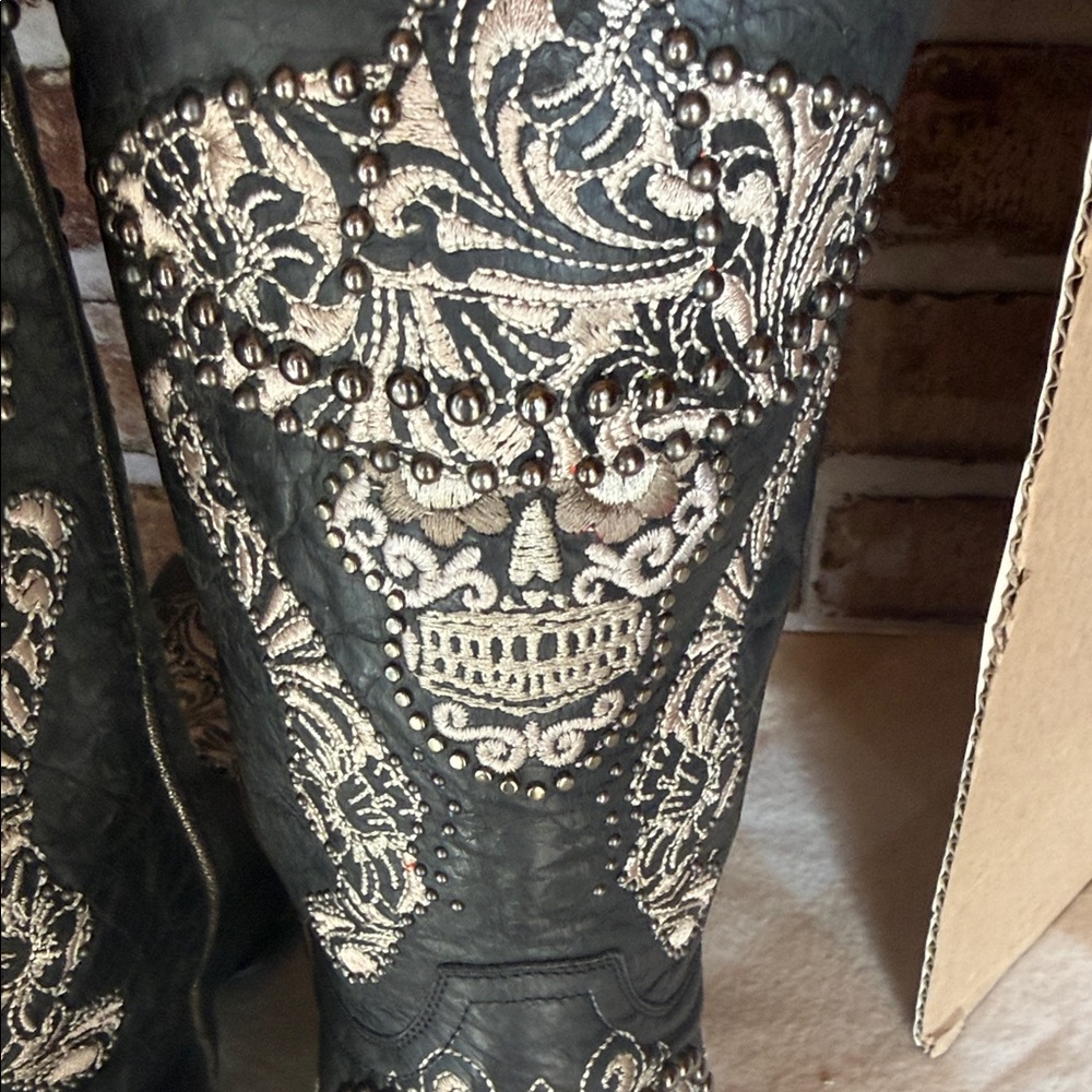 Old Gringo Black and Cream shooter boots - Picture 7 of 10